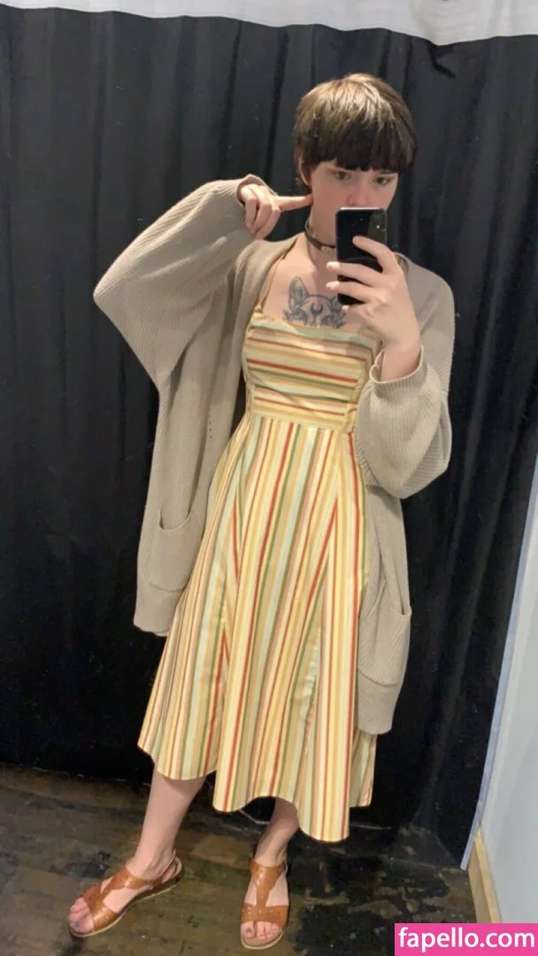 Lain Arbor Onlyfans Photo Gallery 