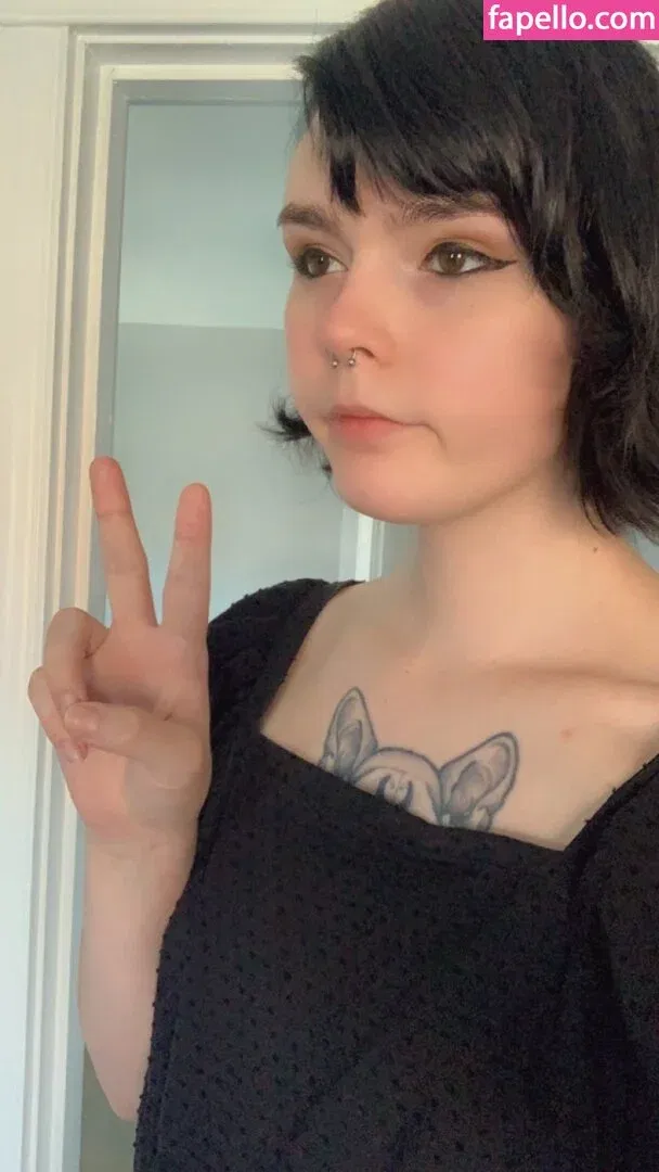 Lain Arbor Onlyfans Photo Gallery 