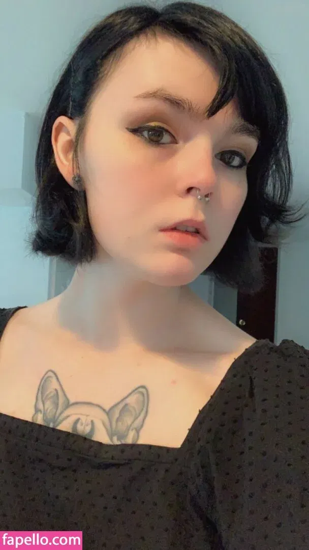 Lain Arbor Onlyfans Photo Gallery 