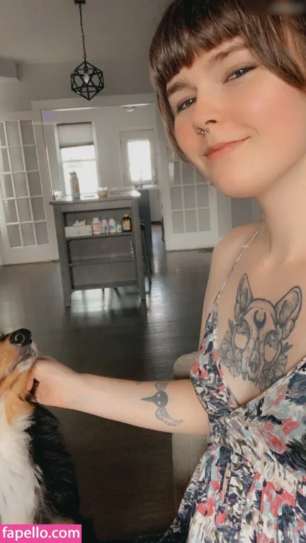 Lain Arbor Onlyfans Photo Gallery 