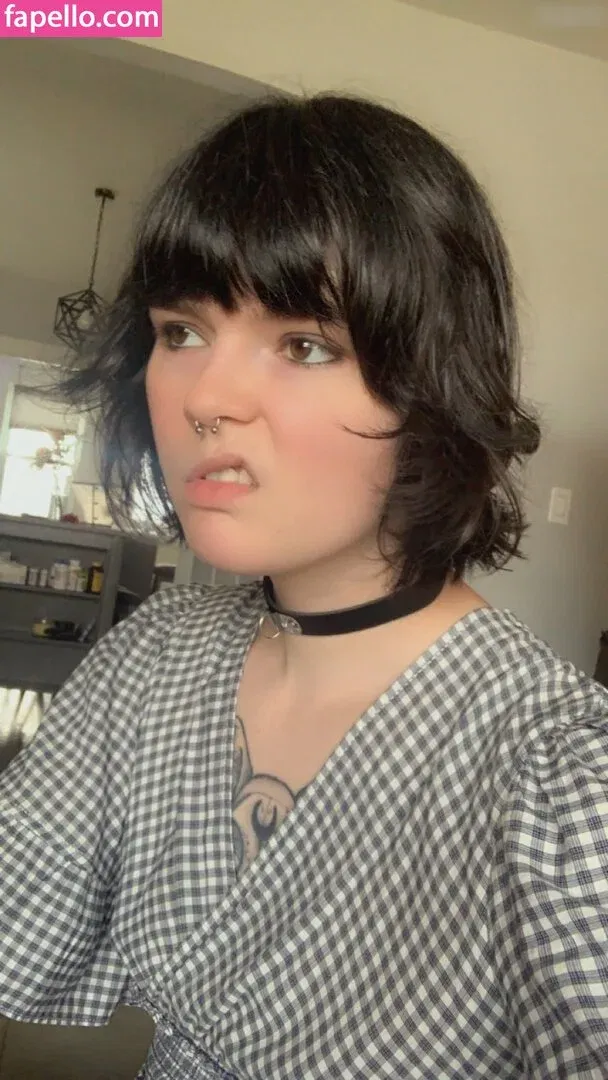 Lain Arbor Onlyfans Photo Gallery 