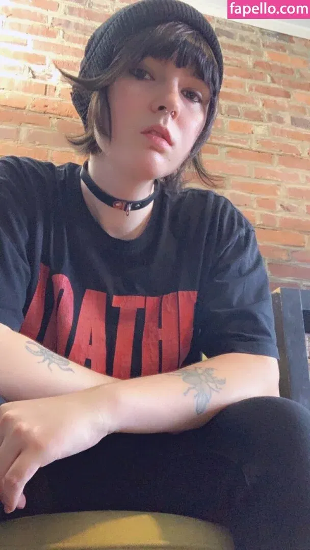 Lain Arbor Onlyfans Photo Gallery 