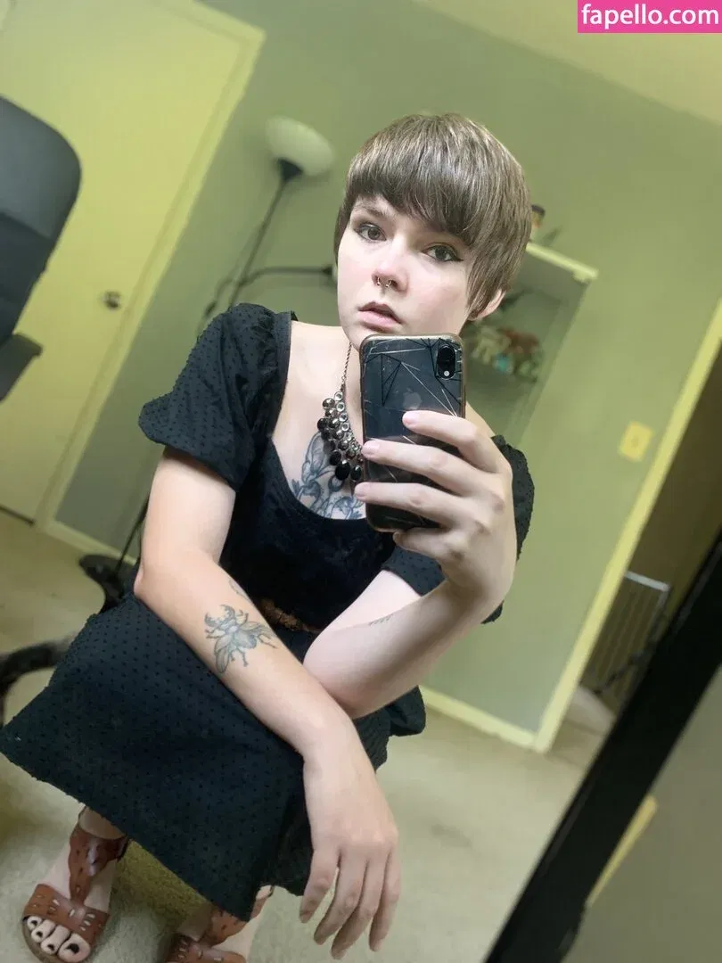 Lain Arbor Onlyfans Photo Gallery 