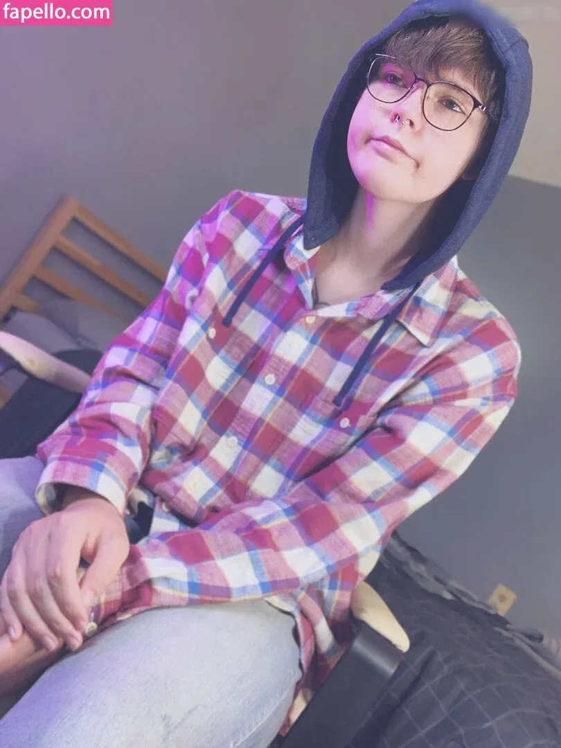 Lain Arbor Onlyfans Photo Gallery 