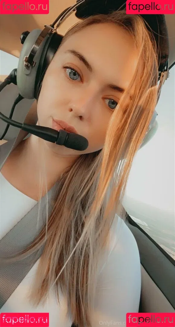 becca_aviatrix Onlyfans Photo Gallery 