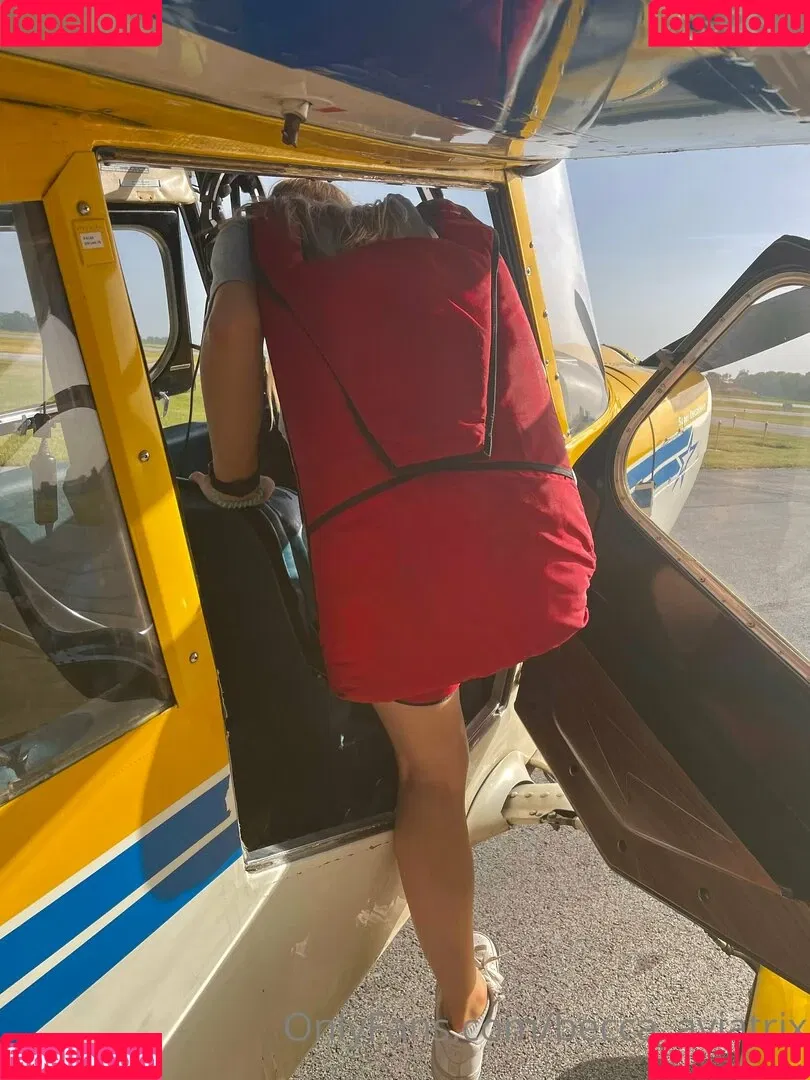 becca_aviatrix Onlyfans Photo Gallery 