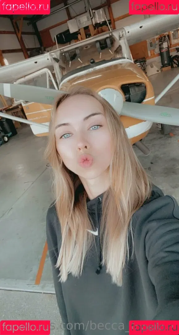becca_aviatrix Onlyfans Photo Gallery 