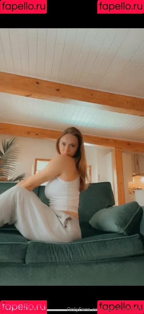 becca_aviatrix Onlyfans Photo Gallery 