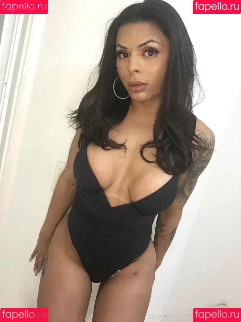 emilysales19 Onlyfans Photo Gallery 