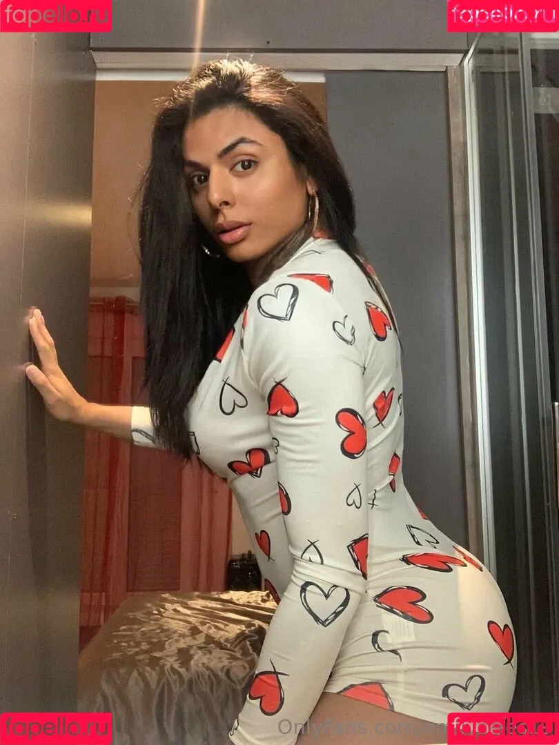 emilysales19 Onlyfans Photo Gallery 