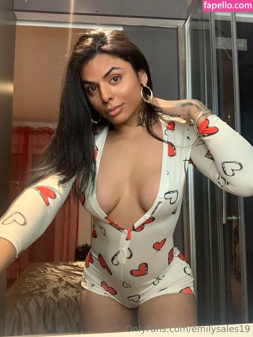 emilysales19 Onlyfans Photo Gallery 