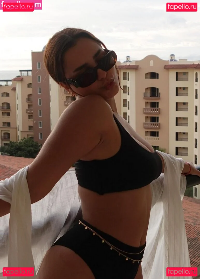 Andrea Chapa Onlyfans Photo Gallery 