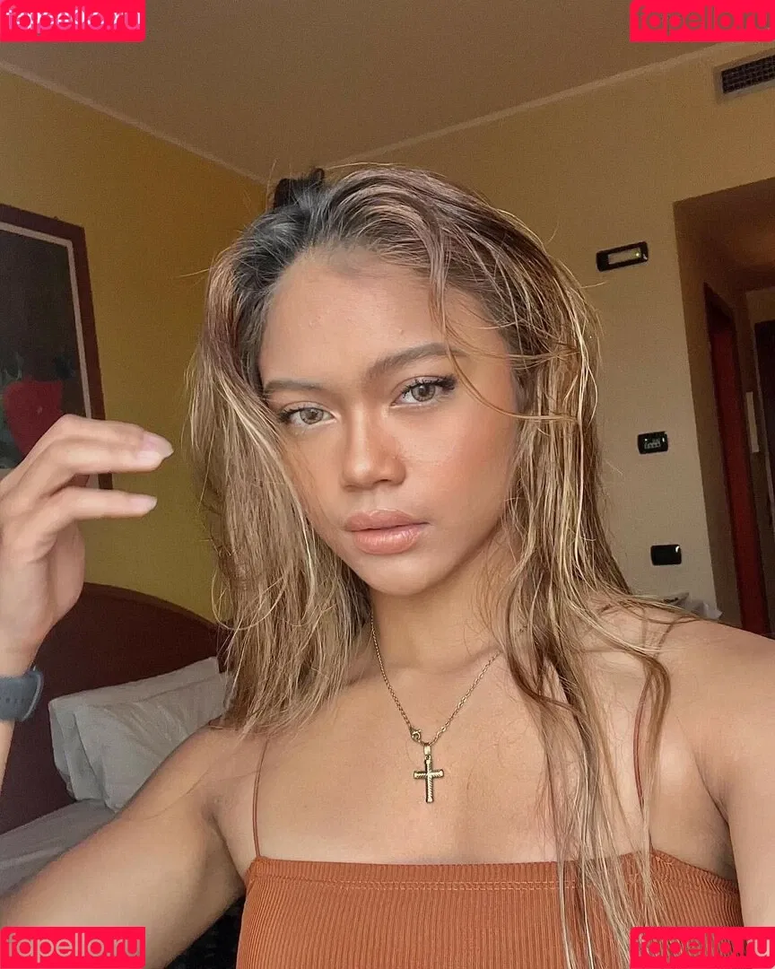 Bianca Bustamante Onlyfans Photo Gallery 