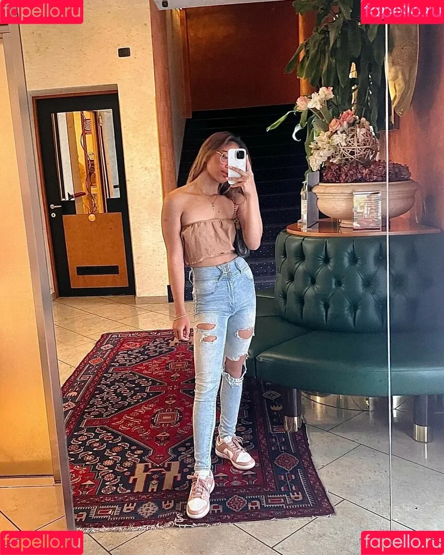 Bianca Bustamante Onlyfans Photo Gallery 