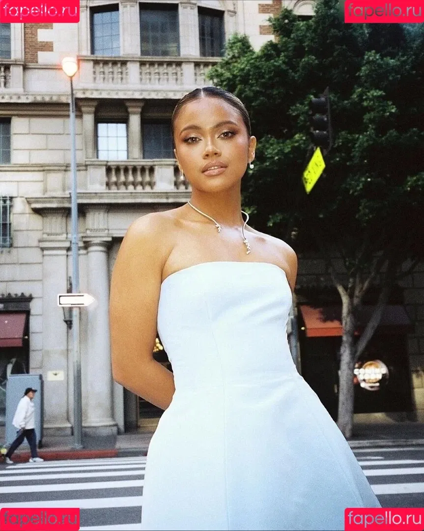 Bianca Bustamante Onlyfans Photo Gallery 