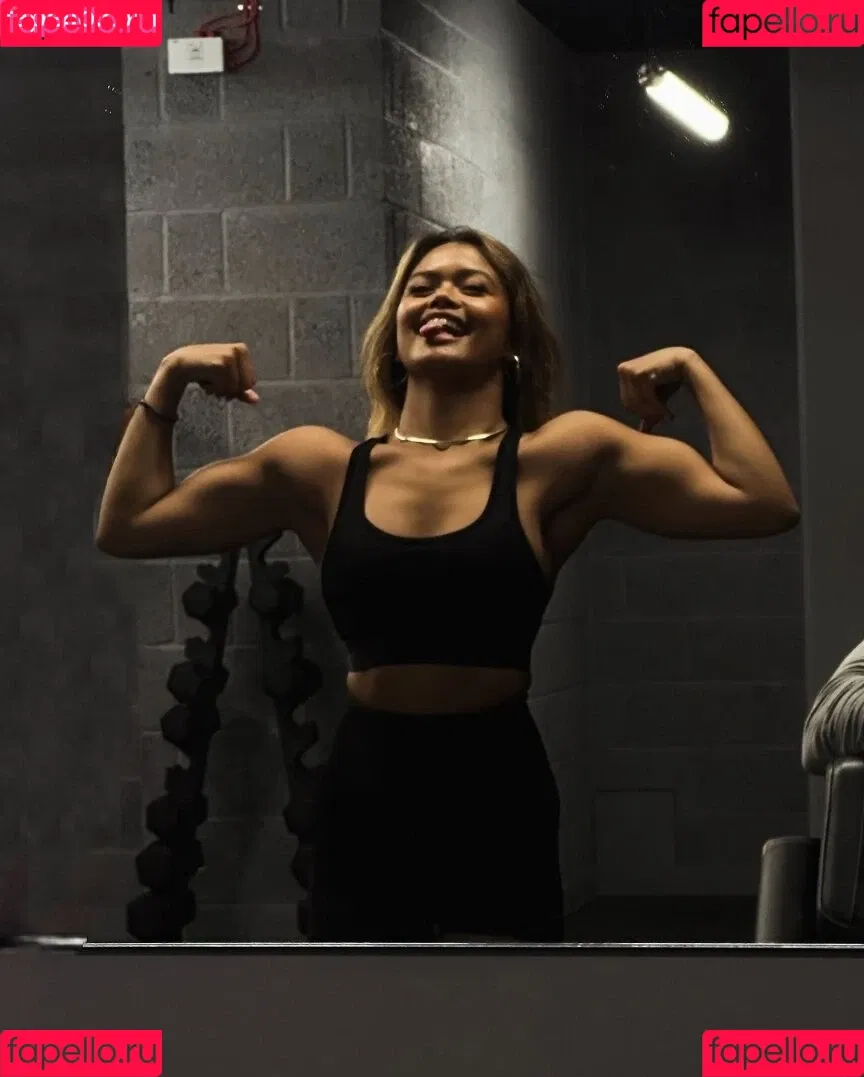 Bianca Bustamante Onlyfans Photo Gallery 