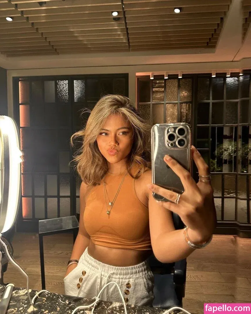 Bianca Bustamante Onlyfans Photo Gallery 