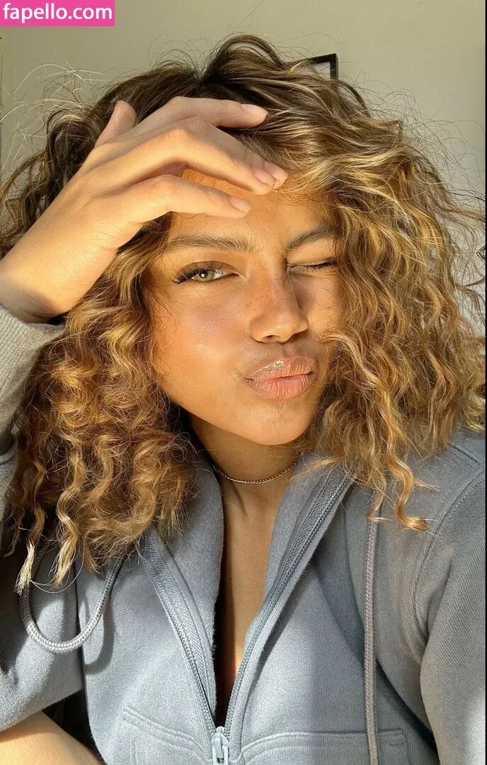 Bianca Bustamante Onlyfans Photo Gallery 