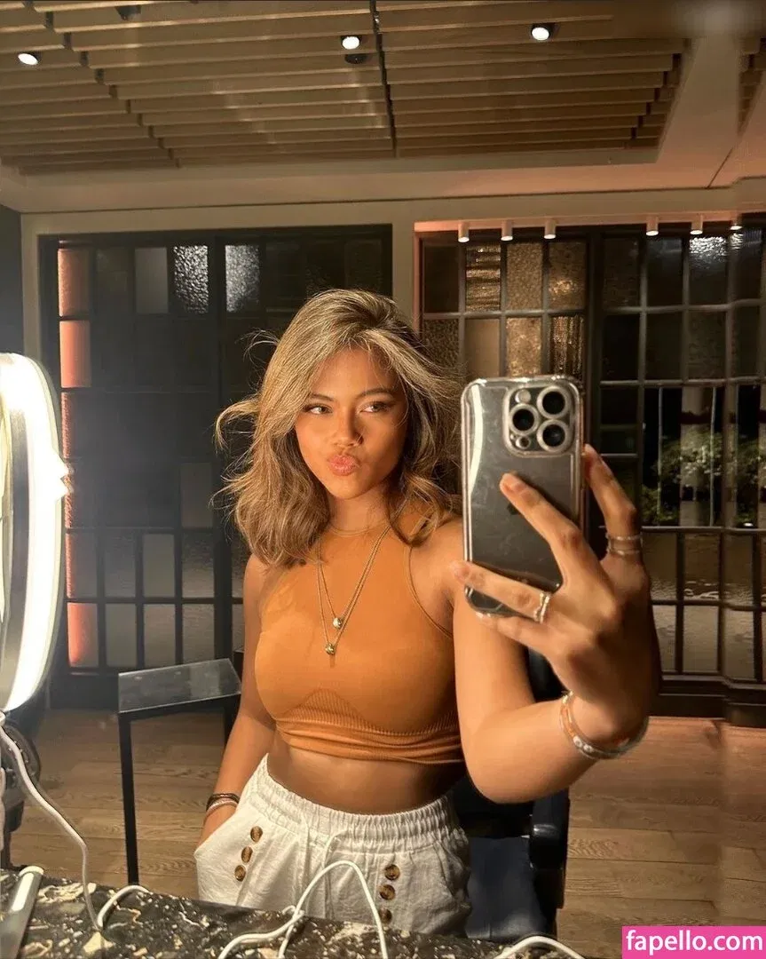 Bianca Bustamante Onlyfans Photo Gallery 