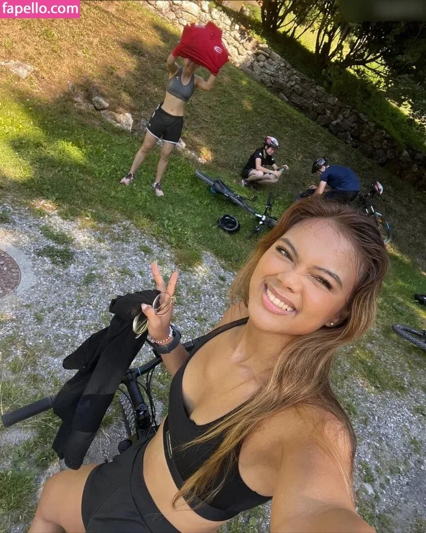 Bianca Bustamante Onlyfans Photo Gallery 