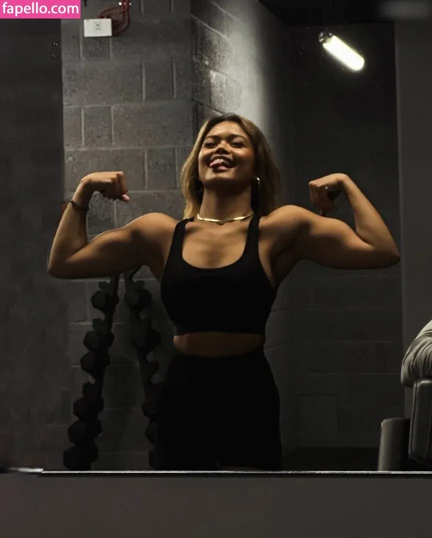 Bianca Bustamante Onlyfans Photo Gallery 