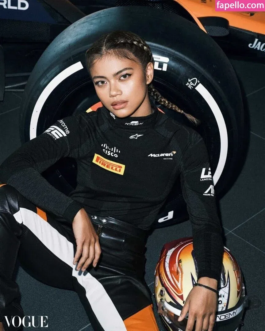 Bianca Bustamante Onlyfans Photo Gallery 