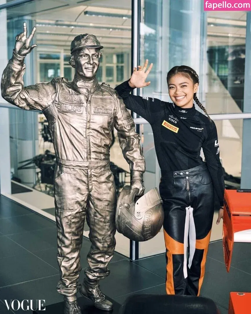 Bianca Bustamante Onlyfans Photo Gallery 