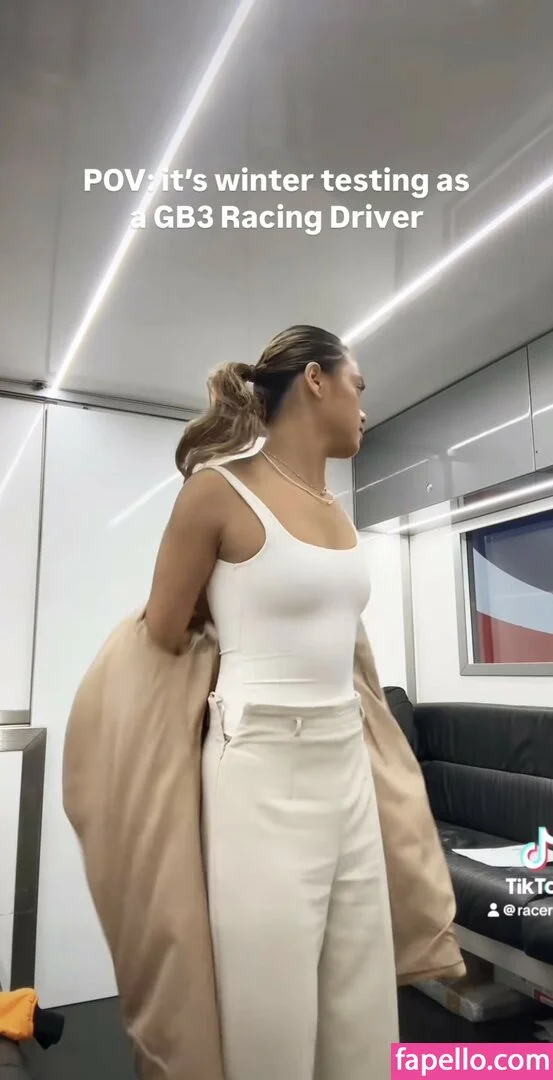 Bianca Bustamante Onlyfans Photo Gallery 