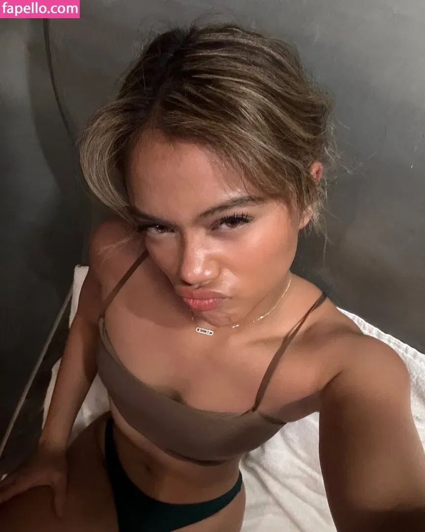 Bianca Bustamante Onlyfans Photo Gallery 