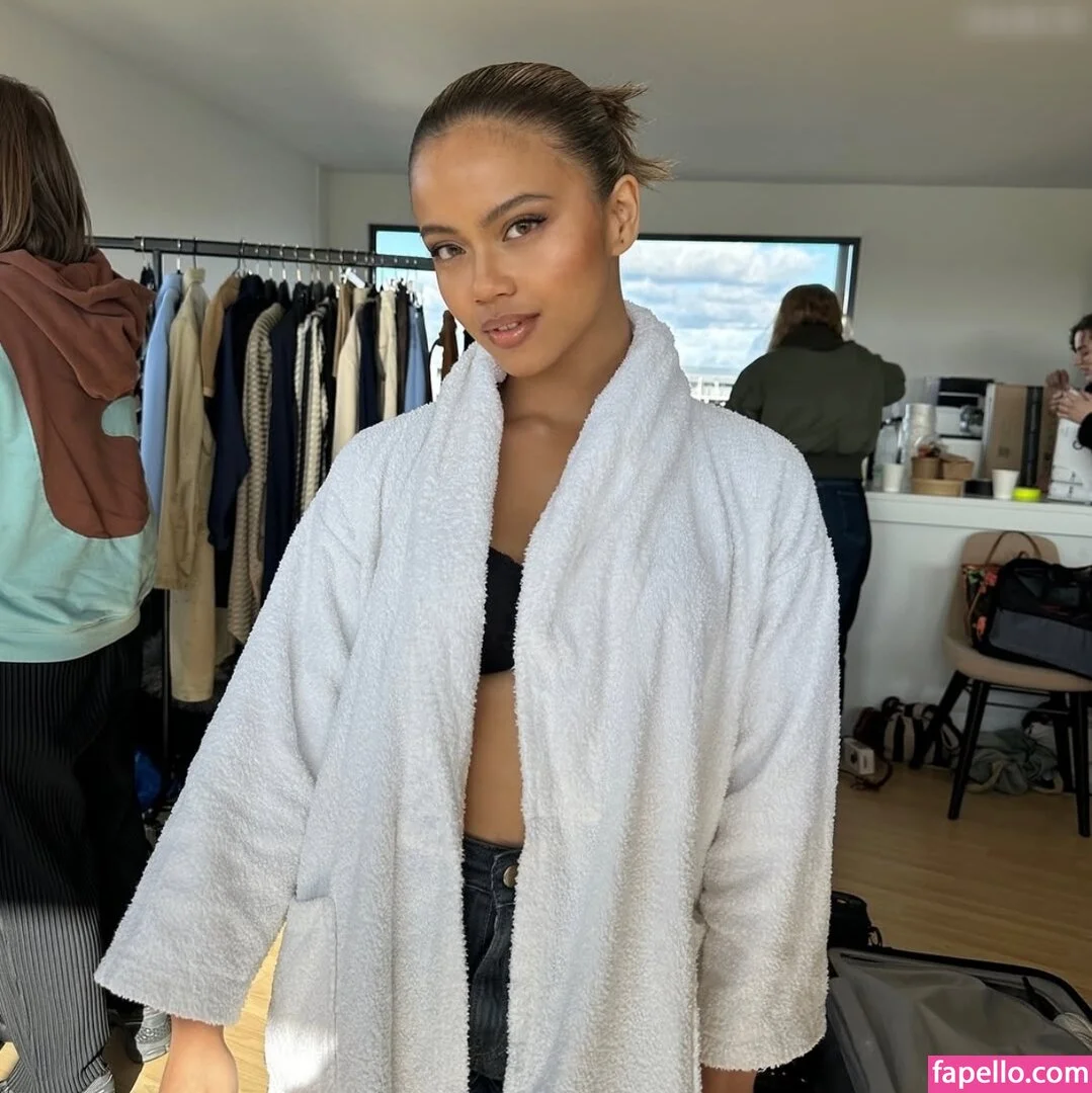 Bianca Bustamante Onlyfans Photo Gallery 