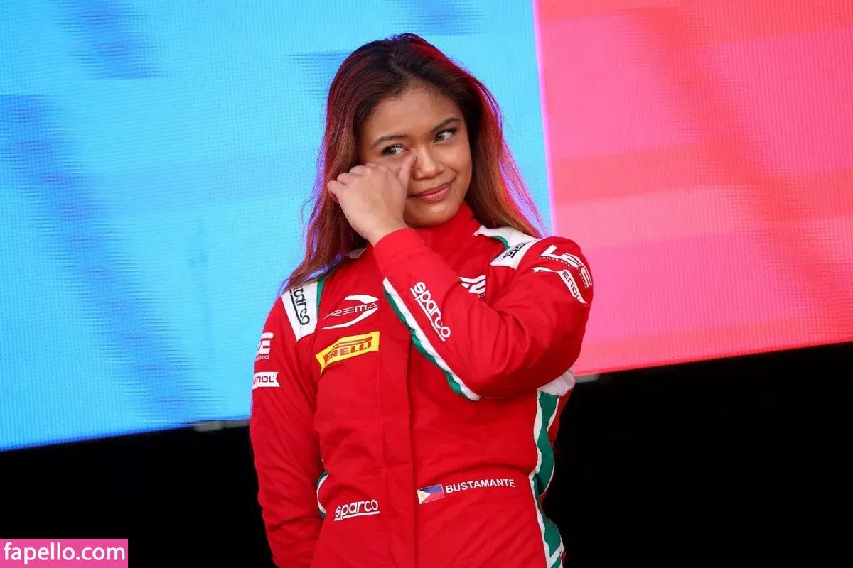 Bianca Bustamante Onlyfans Photo Gallery 