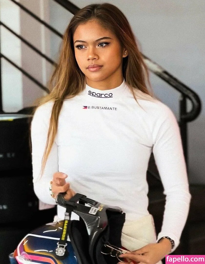 Bianca Bustamante Onlyfans Photo Gallery 