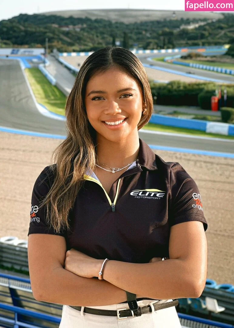 Bianca Bustamante Onlyfans Photo Gallery 