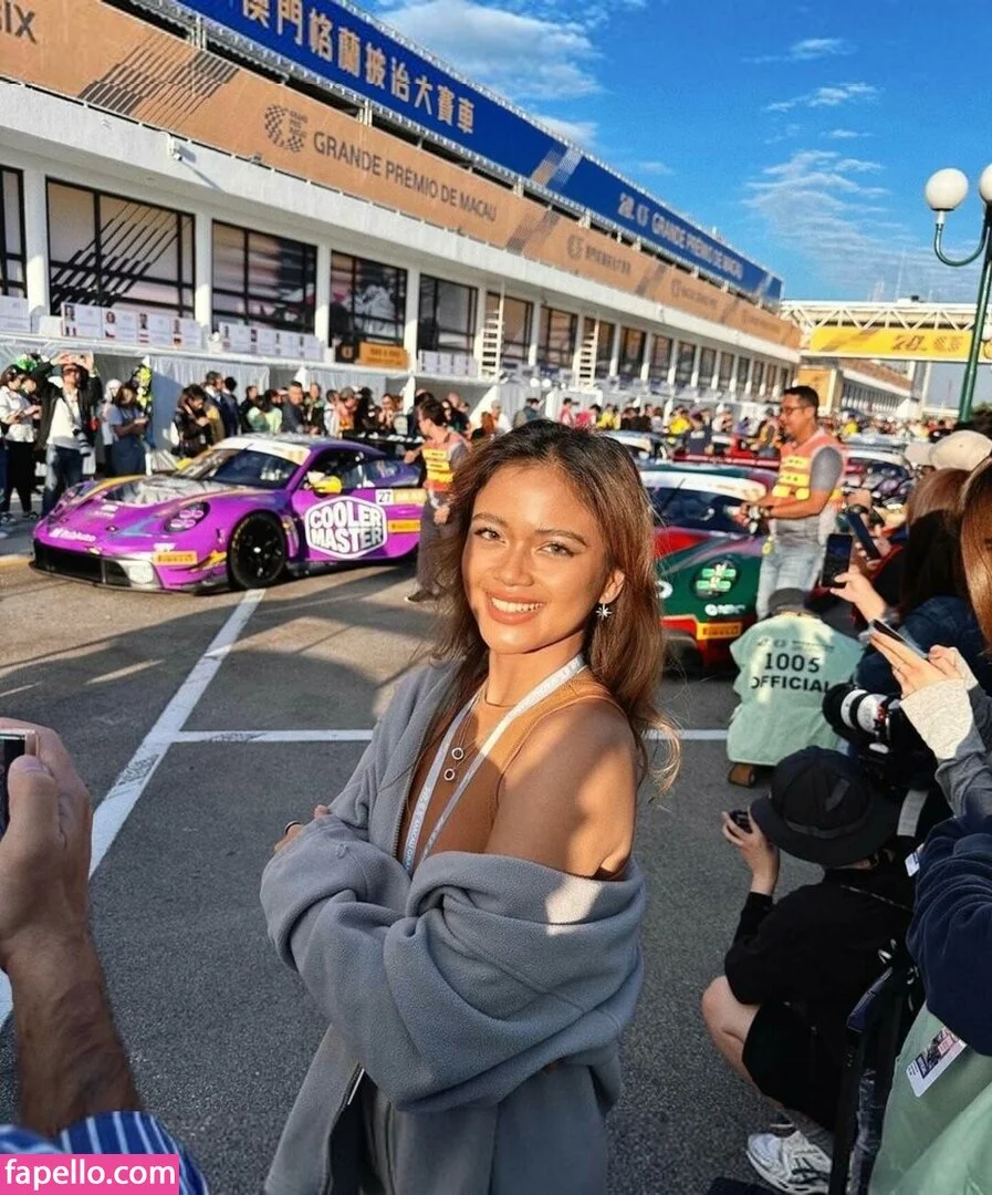 Bianca Bustamante Onlyfans Photo Gallery 