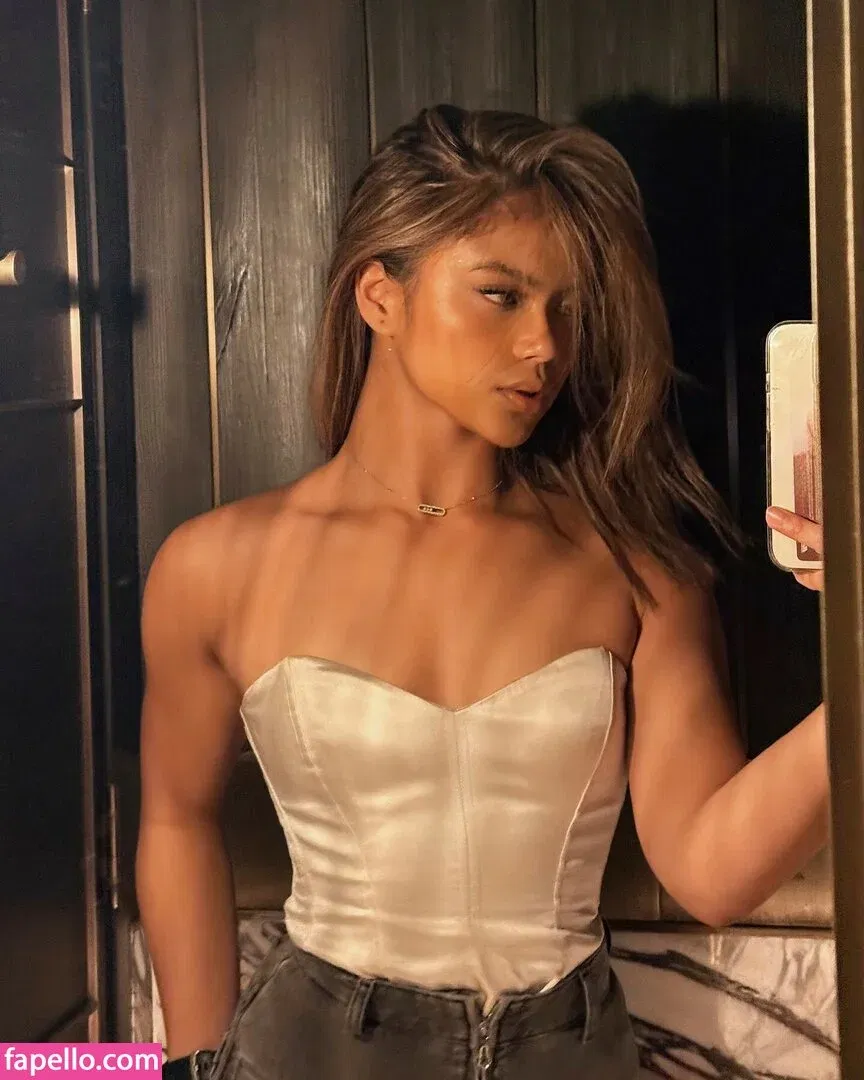 Bianca Bustamante Onlyfans Photo Gallery 