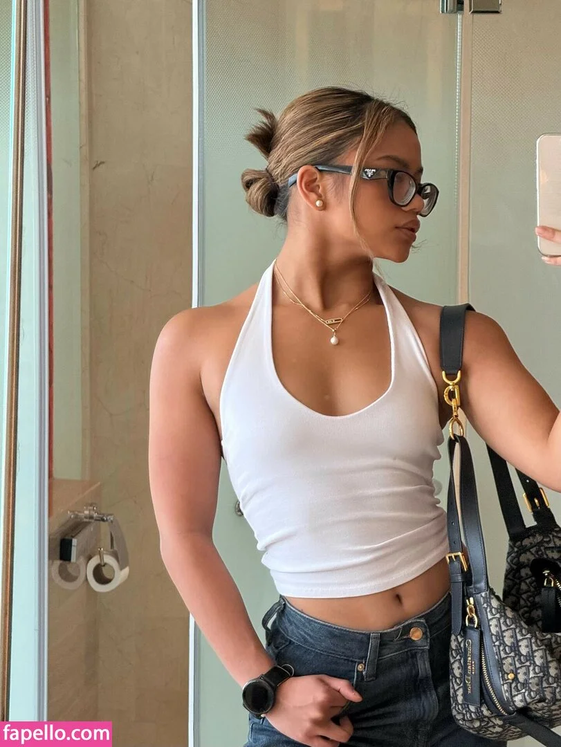 Bianca Bustamante Onlyfans Photo Gallery 