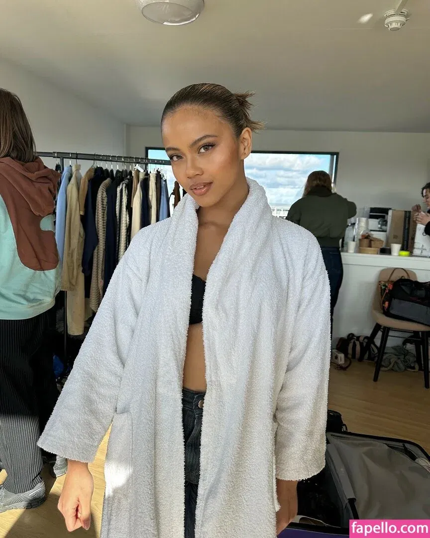 Bianca Bustamante Onlyfans Photo Gallery 