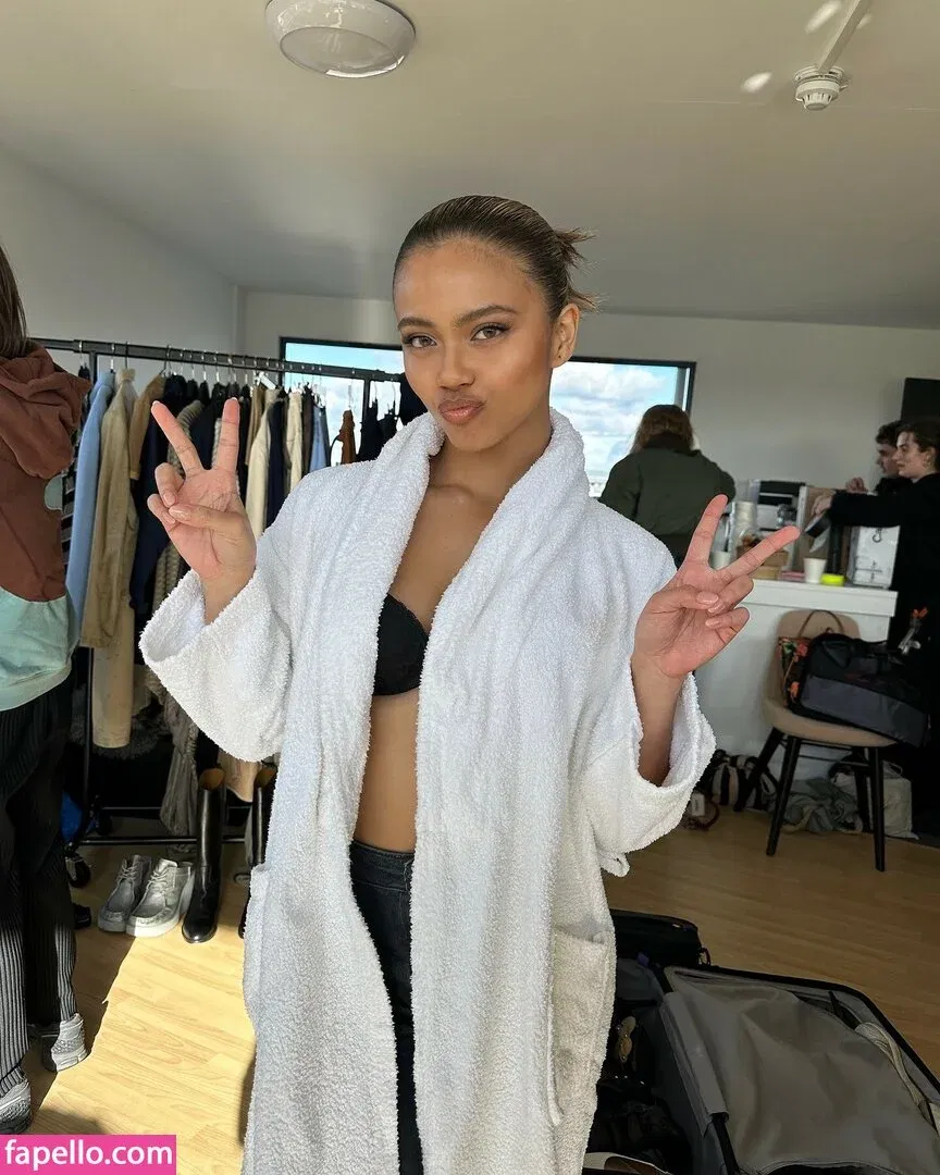 Bianca Bustamante Onlyfans Photo Gallery 