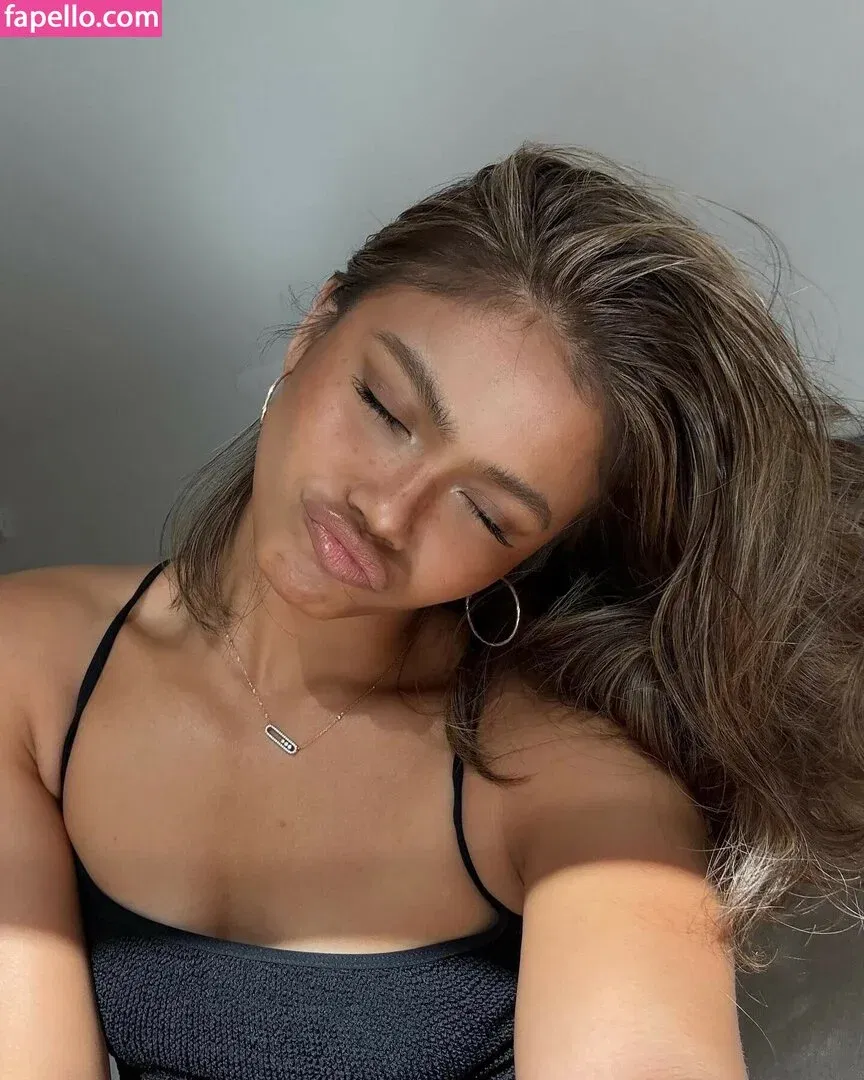 Bianca Bustamante Onlyfans Photo Gallery 