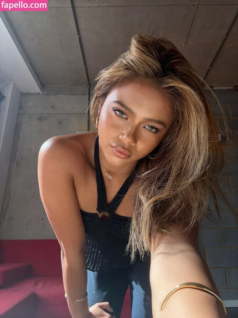 Bianca Bustamante Onlyfans Photo Gallery 