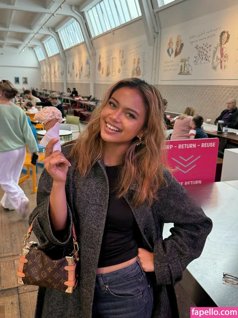 Bianca Bustamante Onlyfans Photo Gallery 