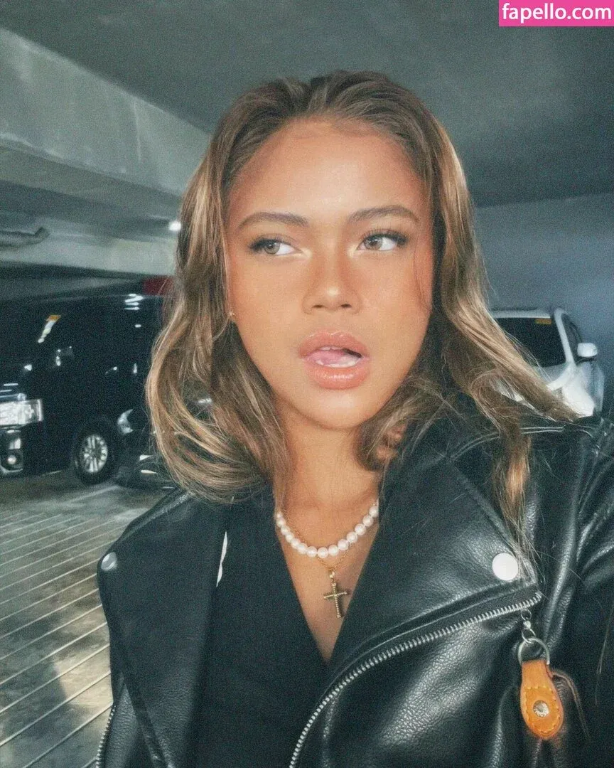 Bianca Bustamante Onlyfans Photo Gallery 