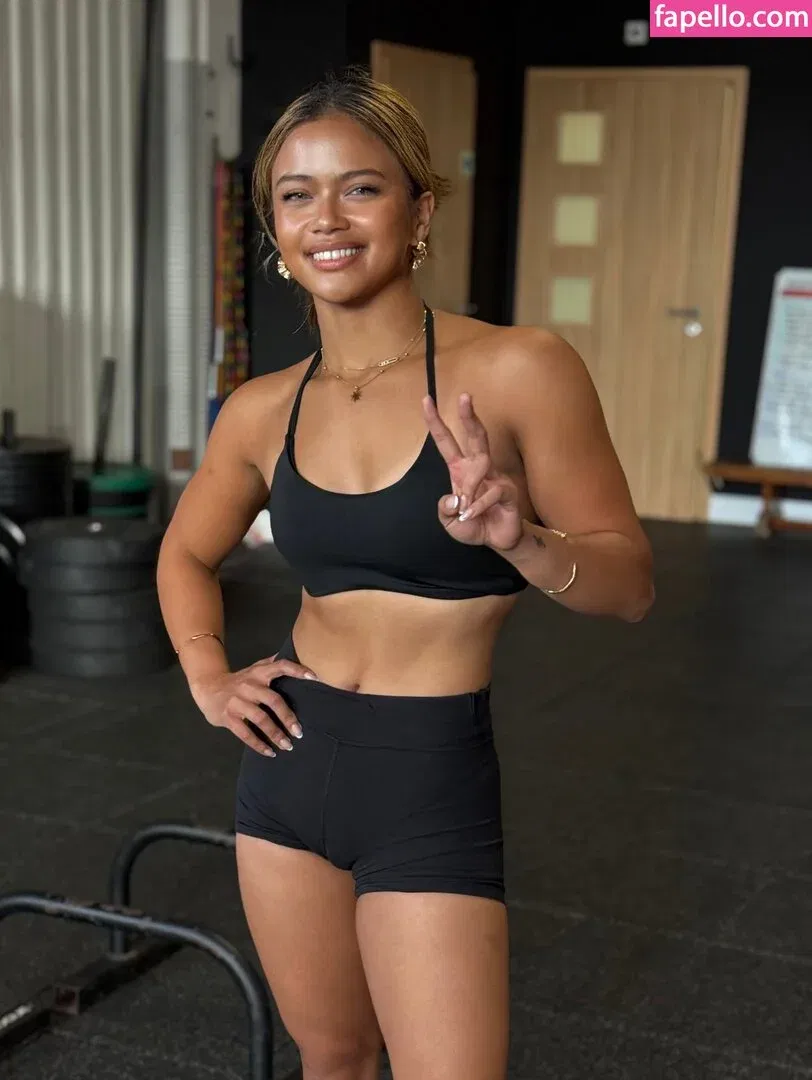 Bianca Bustamante Onlyfans Photo Gallery 