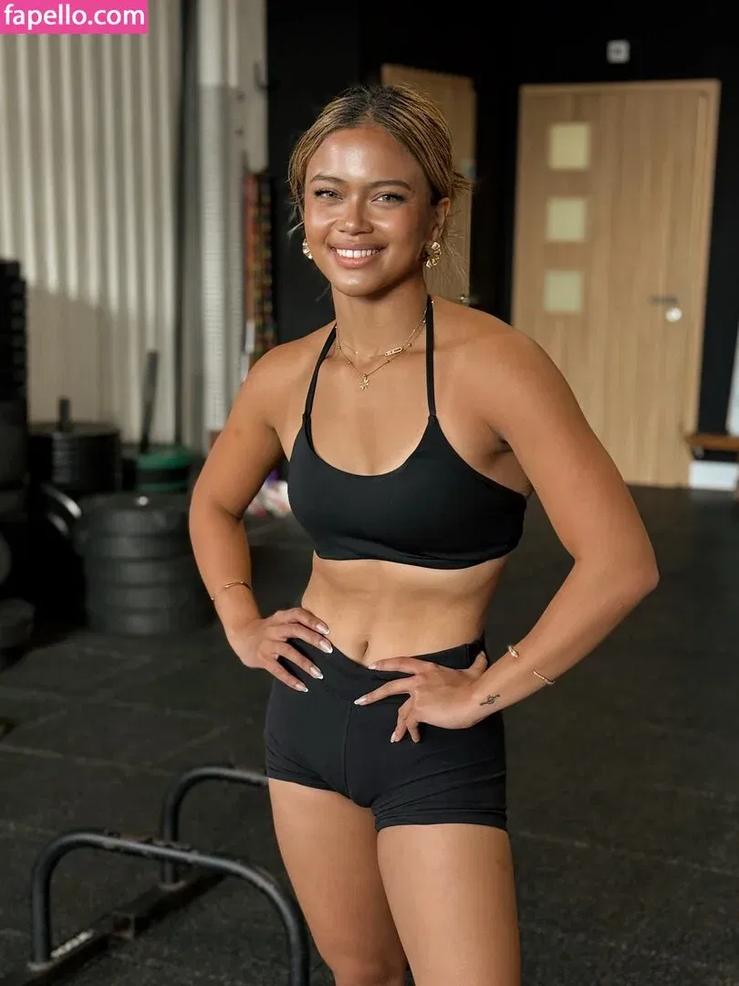 Bianca Bustamante Onlyfans Photo Gallery 