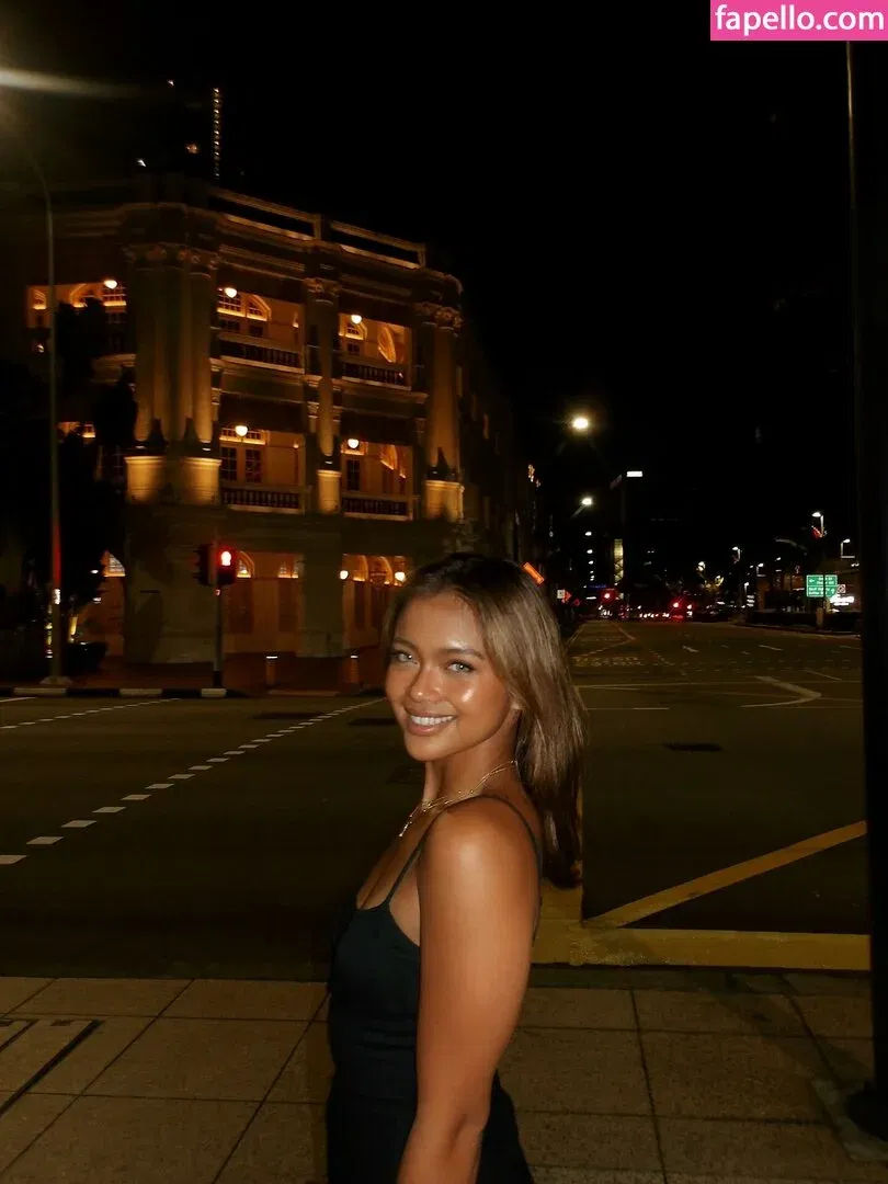 Bianca Bustamante Onlyfans Photo Gallery 