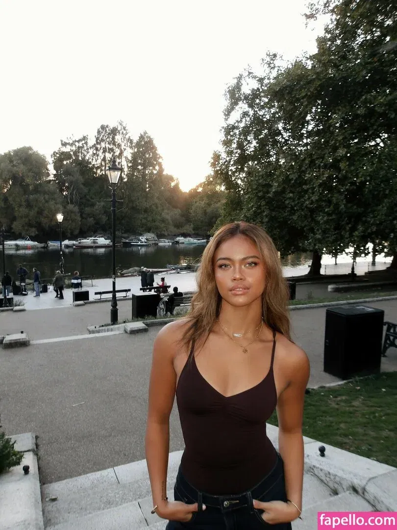 Bianca Bustamante Onlyfans Photo Gallery 