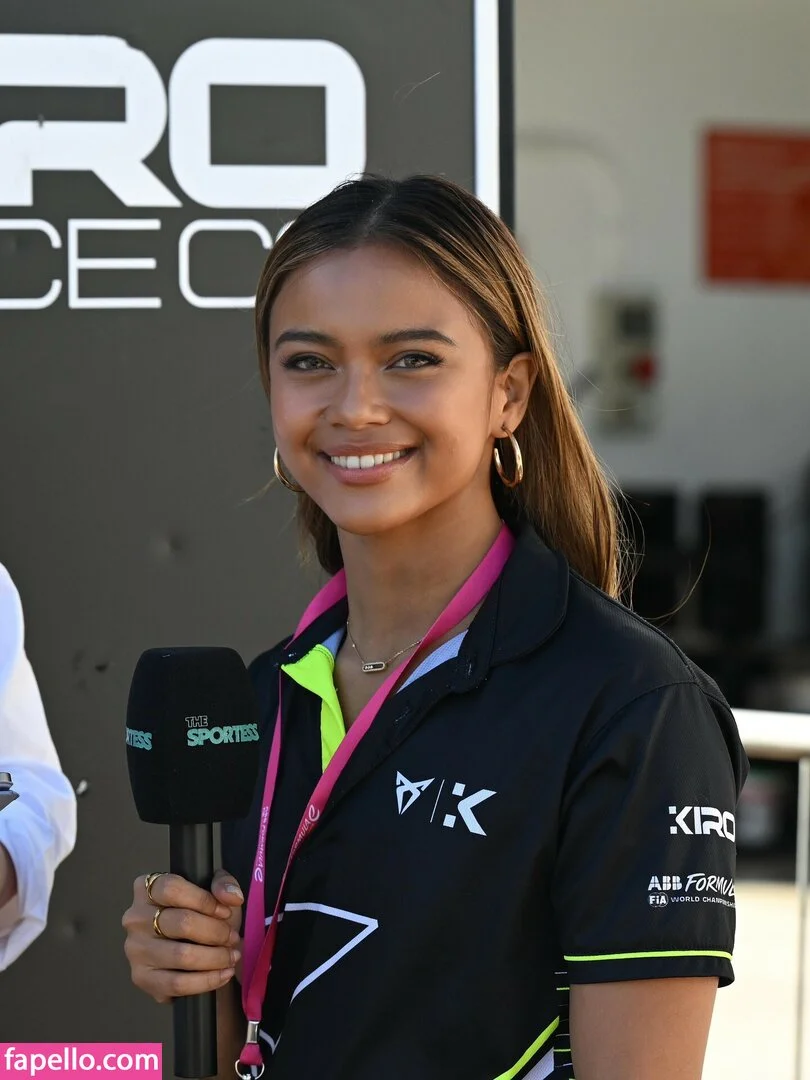 Bianca Bustamante Onlyfans Photo Gallery 