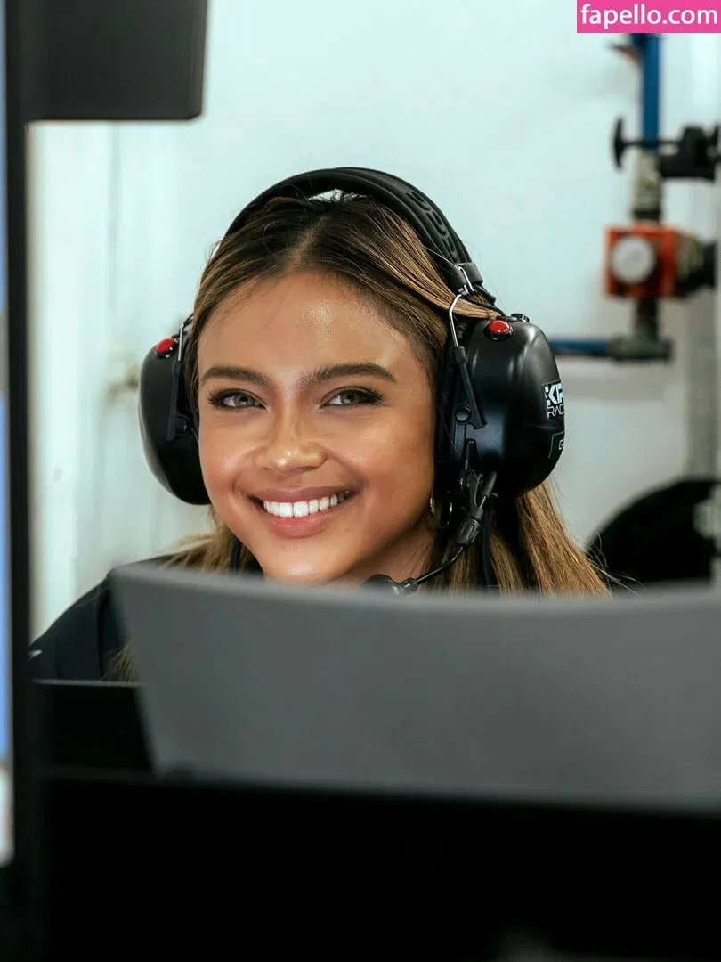 Bianca Bustamante Onlyfans Photo Gallery 