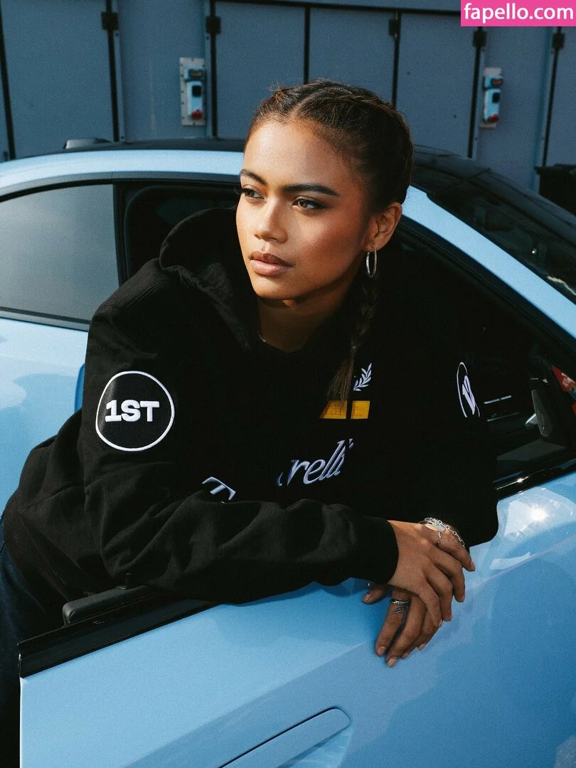 Bianca Bustamante Onlyfans Photo Gallery 