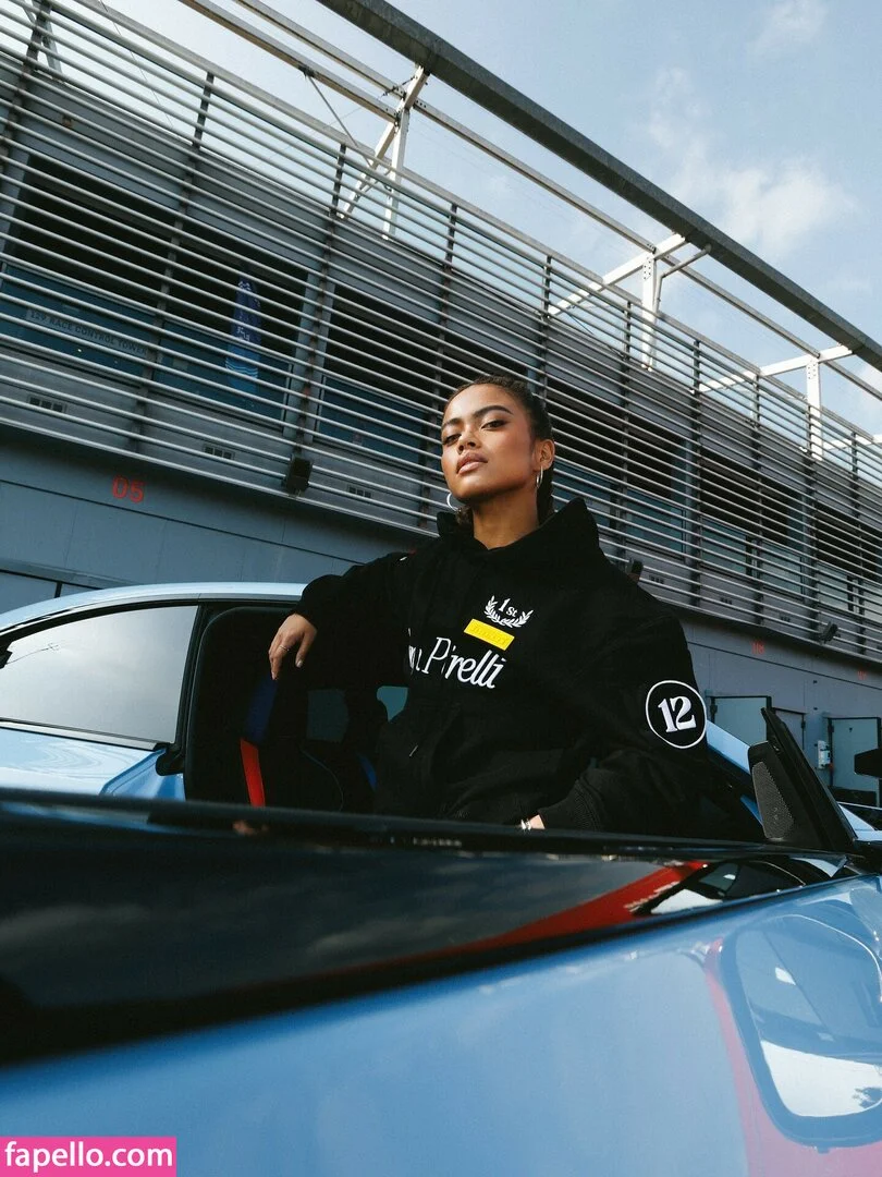 Bianca Bustamante Onlyfans Photo Gallery 